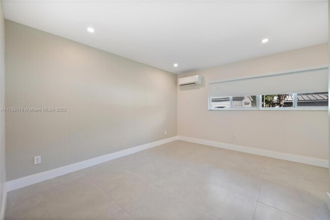 Building Photo - 14740 SW 83rd Pl
