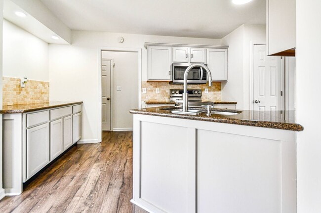 Building Photo - 3378 Poplar Hill