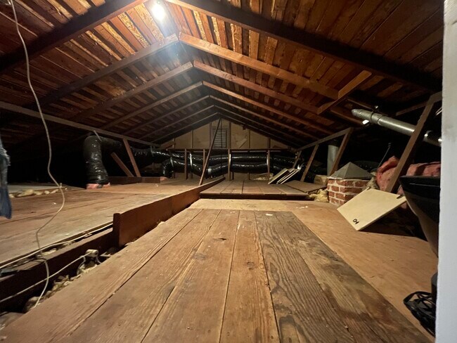 Building Photo - 406 Brewington Ave