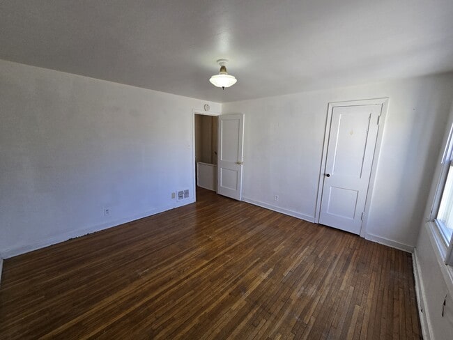 Building Photo - 235 Madison St