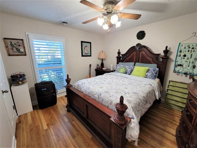 Building Photo - 481 Autumn Trail Cove