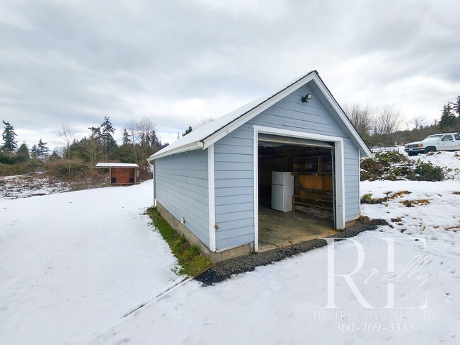 Building Photo - Charming 2-Bed Retreat with Hood Canal Vie...