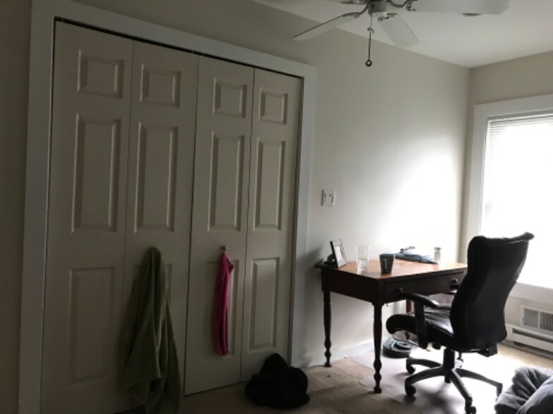 Building Photo - 48 Woodbury Ave