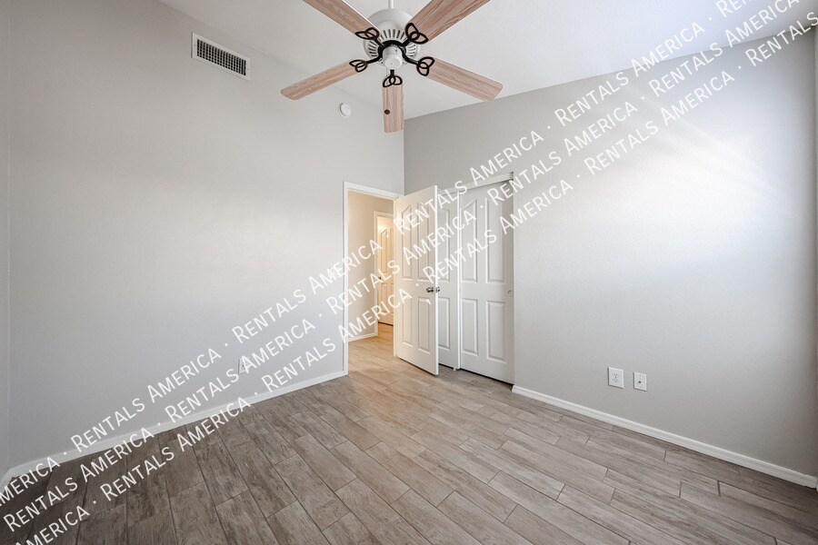 Building Photo - 153 S Garnet Rd