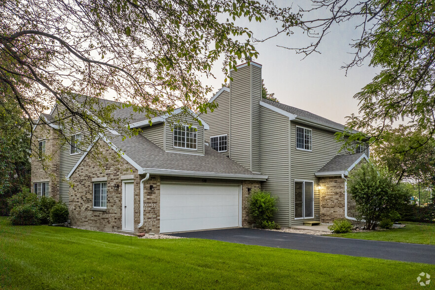 Beautiful and Spacious Duplexes - Sauk Creek Apartments