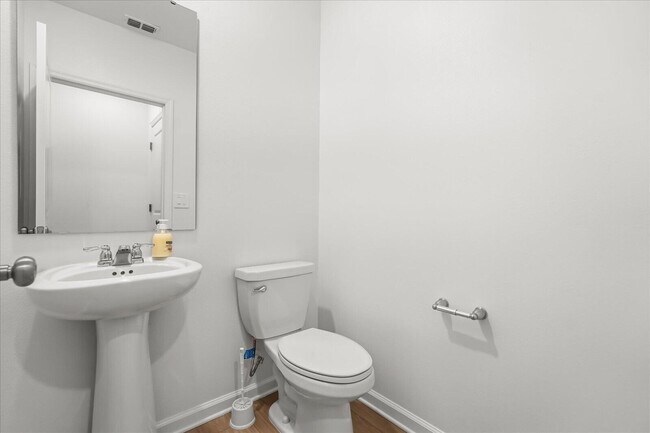 Building Photo - 5100 Clay Whaley Rd