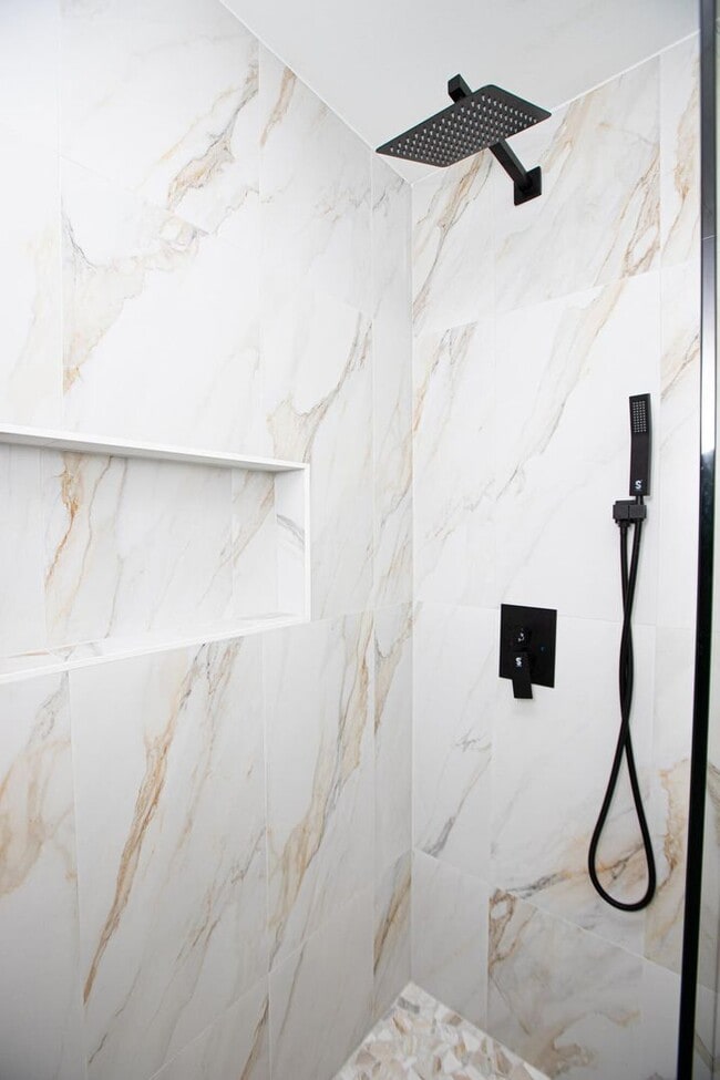 Building Photo - 10881 La Salinas Cir