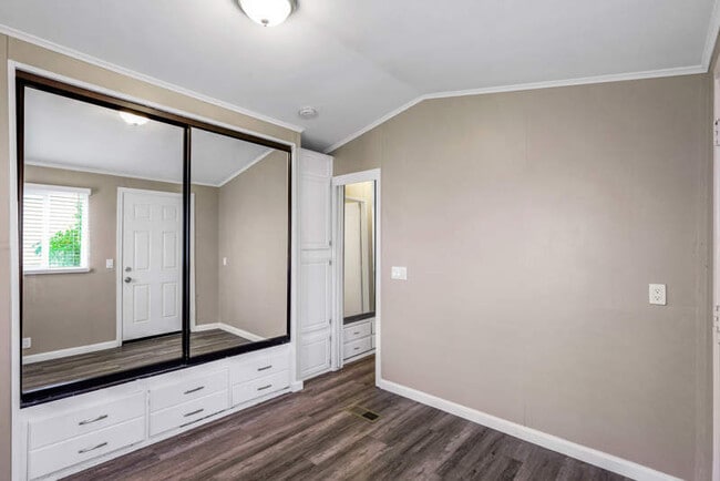 Building Photo - 341 3rd Ave