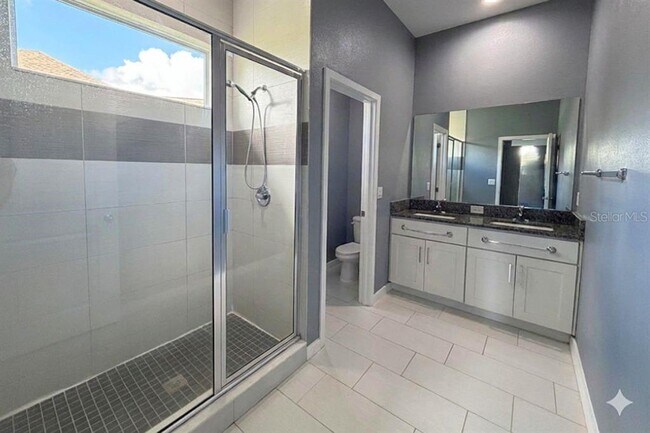 Building Photo - 2702 Scarborough Ct