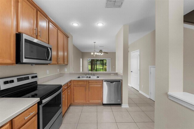 Building Photo - 10325 Manderley Way