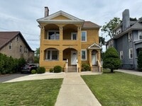 Building Photo - 760 Farmington Ave