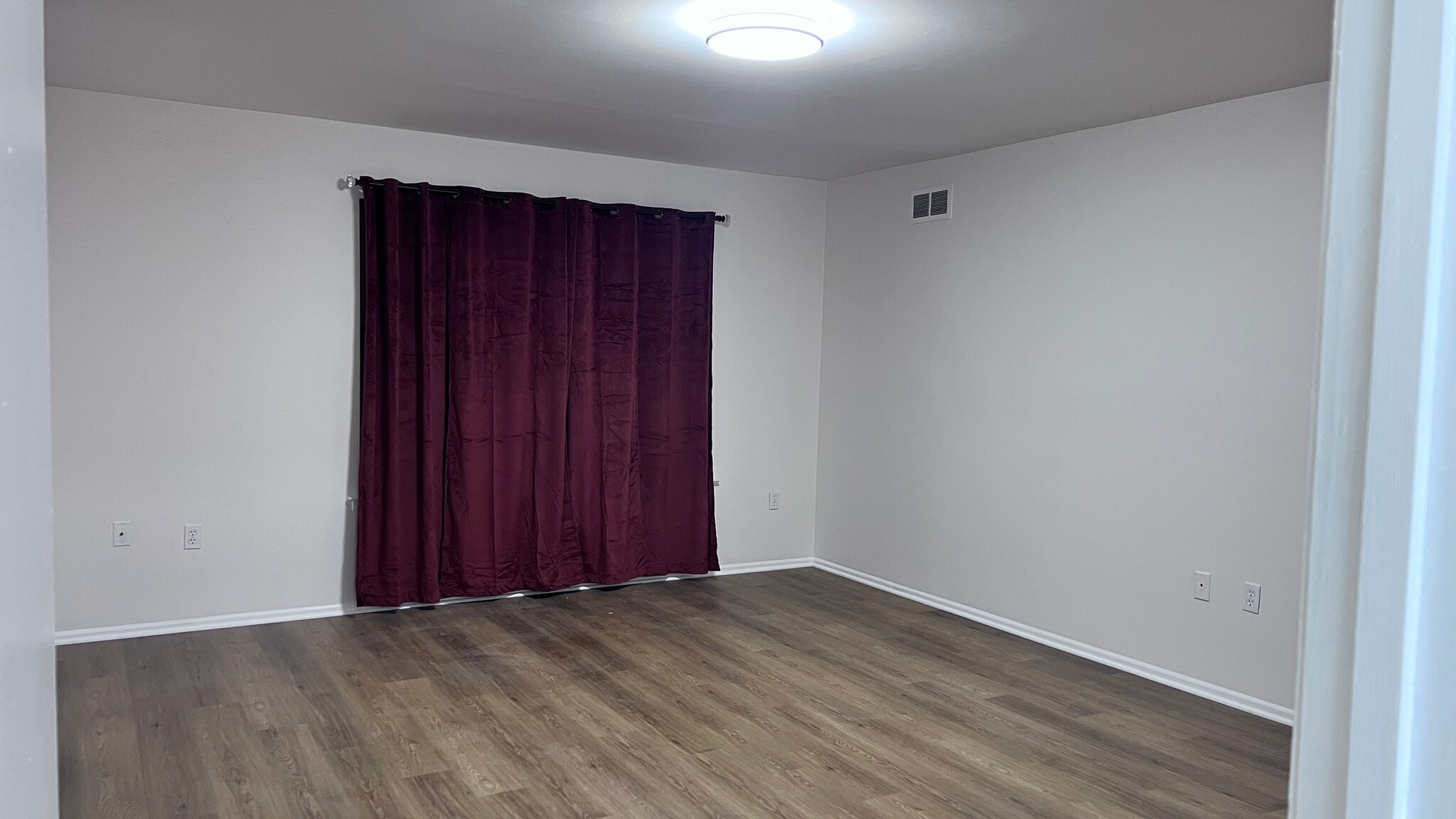 Mater bedroom - 146 Carson Ct