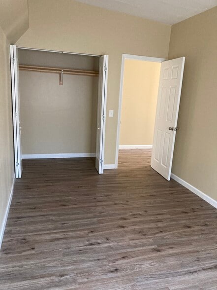 Building Photo - 300 Glade Springs Rd