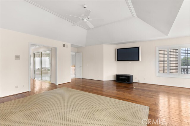 Building Photo - 6121 Greenbrier Dr
