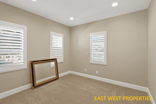 Building Photo - 27 Hathaway