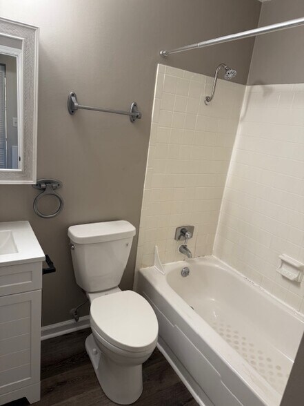 Building Photo - 94 Topsail Ct