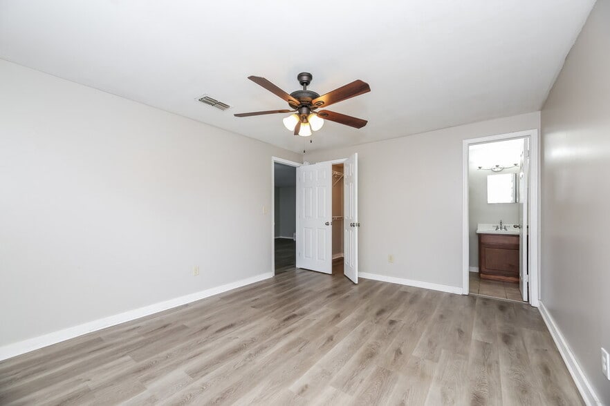 Building Photo - 1670 Mary Beth Dr