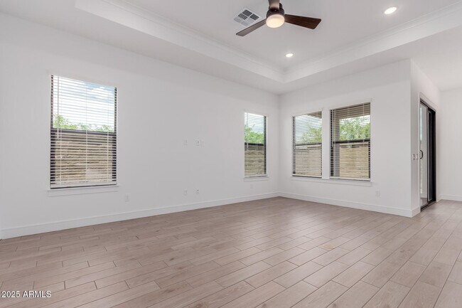 Building Photo - 20320 W Roma Ave