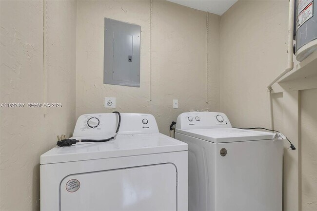 Building Photo - 9241 SW 204th Terrace