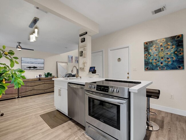 Building Photo - 13564 NW 7th St