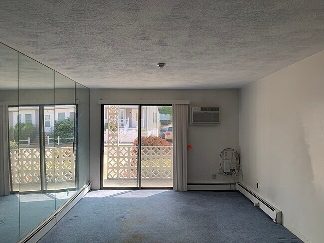 Building Photo - 141 Pierce St