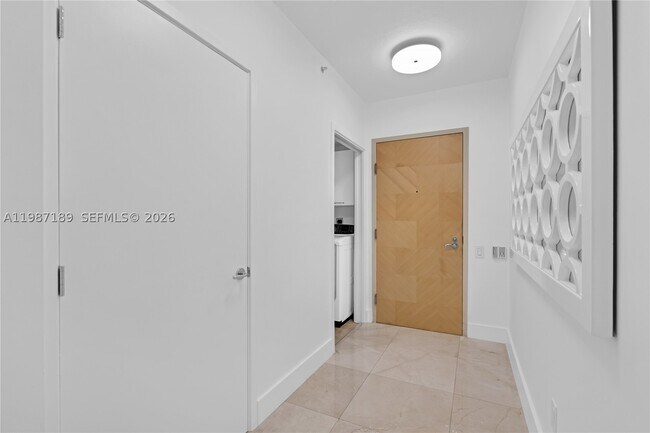 Building Photo - 1500 Ocean Dr