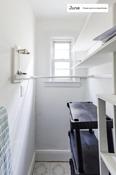 Building Photo - Room in Shared 3 bed/1 bath home