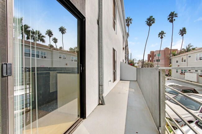 Building Photo - 117 Pacific St. in Sant Monica - 1 block t...