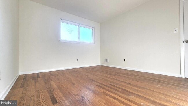 Building Photo - 356 Mockingbird Ave