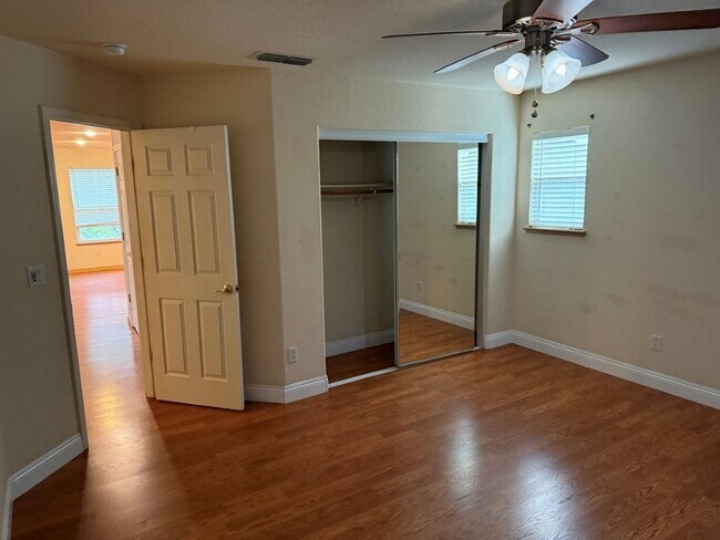 Building Photo - Modern 4 Bedroom w/ Loft Stonegate Area Vacaville *Star Rentals