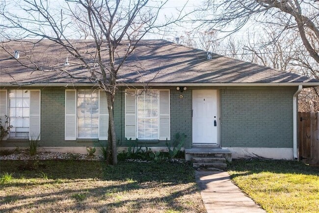Building Photo - 9007 Little Walnut Pky