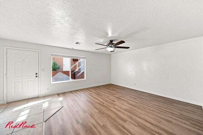 Building Photo - 1301 W Indian Hls