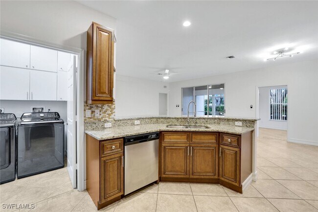 Building Photo - 238 Stanhope Cir