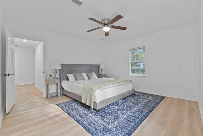 Building Photo - 5530 Malmedy Rd