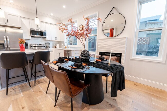 Building Photo - 661 Hampshire Ave