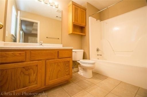 Building Photo - 1028 S Eastview Dr