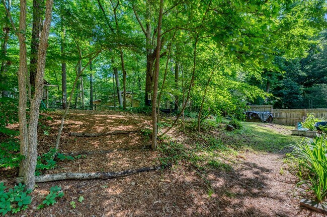 Building Photo - Charming 3br 2ba Saltbox Home in Peaceful,...