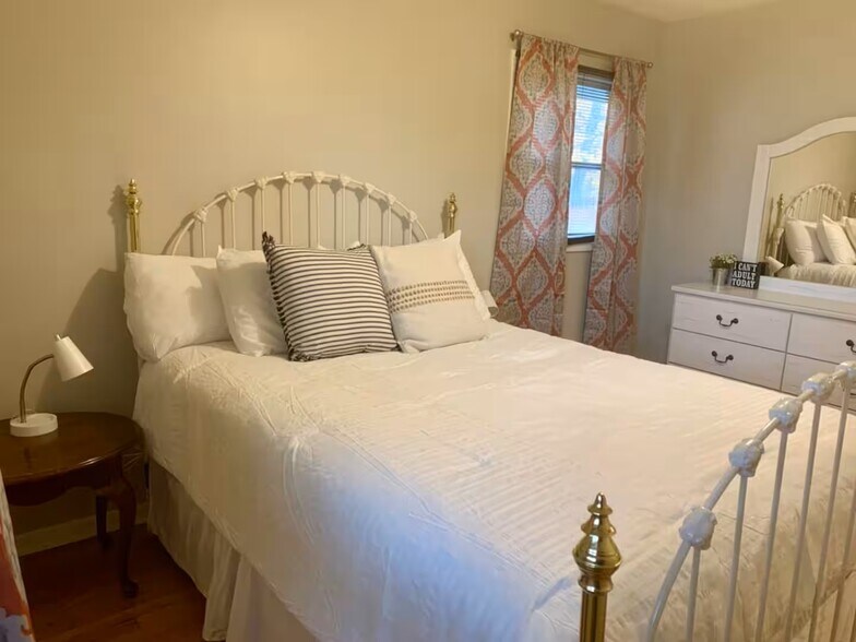 Building Photo - 621 Durrett Town Rd