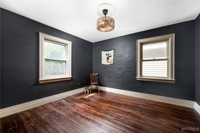 Building Photo - 95 Russell St