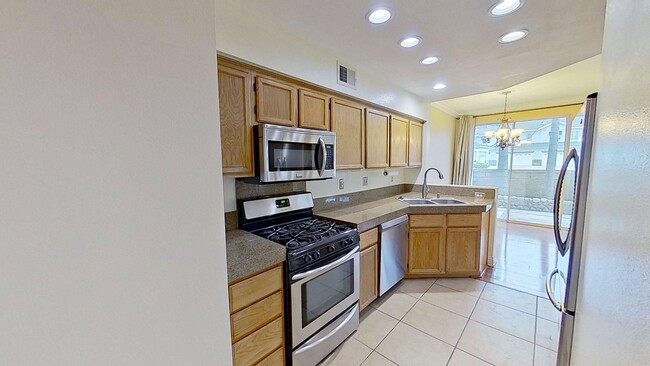 Building Photo - 1 Breakers Ln