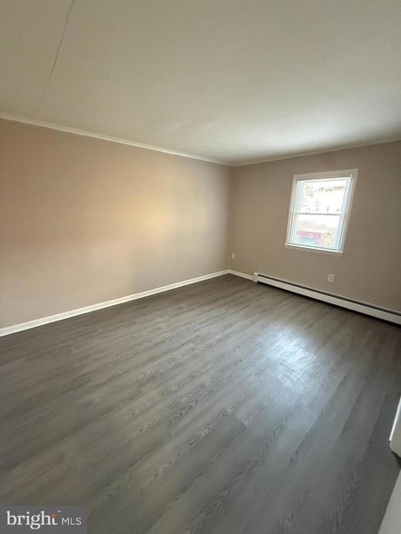 Building Photo - 304 Walnut St