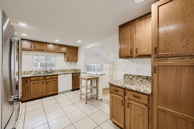 Building Photo - 4870 Beach Ct