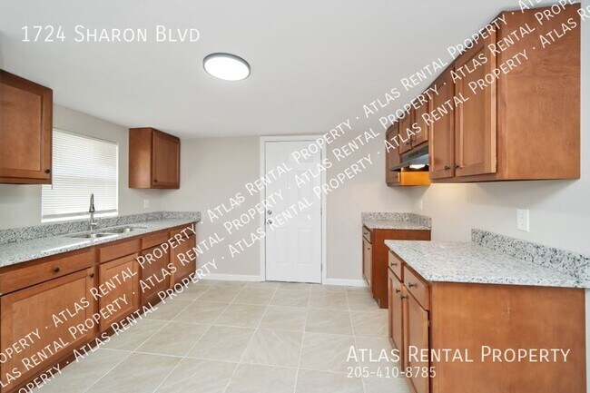 Building Photo - 1724 Sharon Blvd