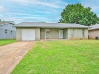 Building Photo - Cute home in Shawnee