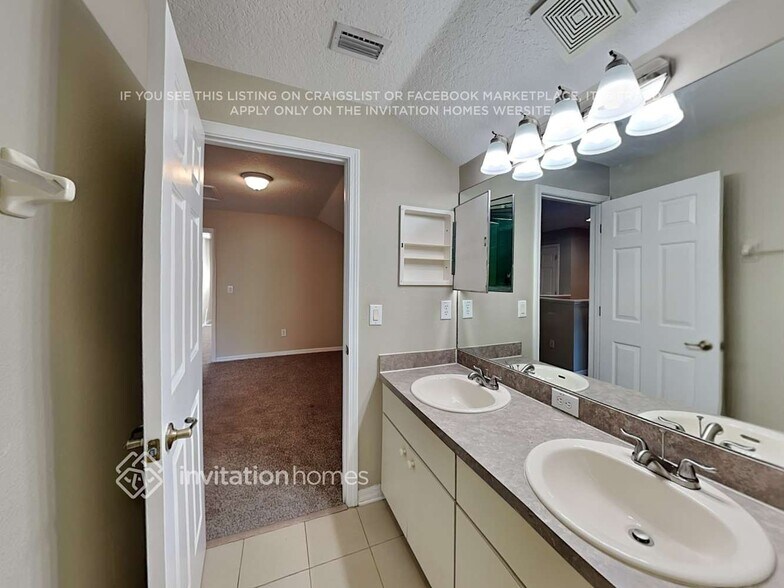 Building Photo - 12753 Bramfield Dr