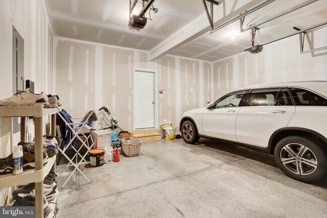 Building Photo - 3113 Bullfinch Ln