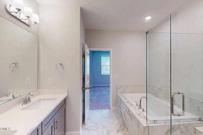 Building Photo - 2459 Englemann Dr