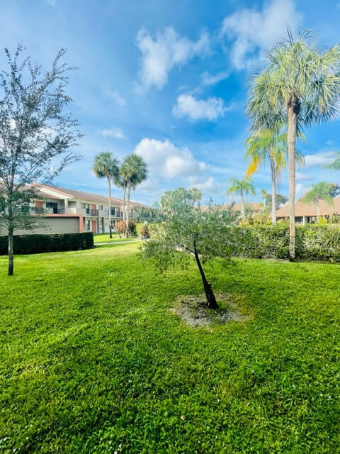 Building Photo - 5571 Courtyard Dr