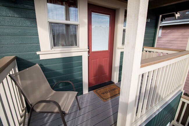 Building Photo - Craftsman Cottage: Furnished Jacksonville ...