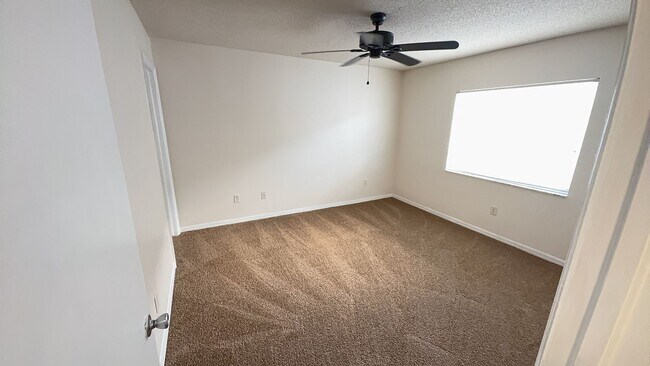 Building Photo - MOVE IN SPECIAL- Newly renovated 3 bedroom/2.5 bath townhouse for rent located in the lovely gate...